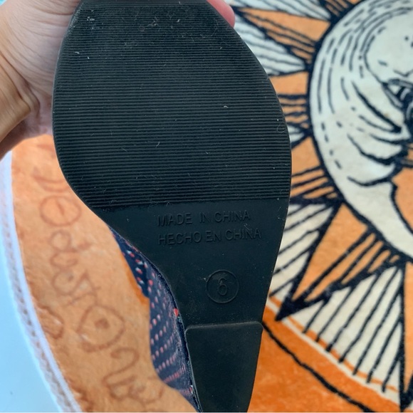 FOREVER 21 PLATFORM WEDGE PIN-UP HEEL 6 US - Picture 6 of 9